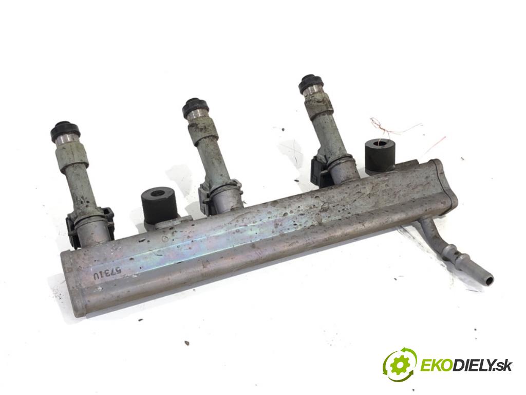 TOYOTA AYGO II liftback 2015 51 kW 1.0 (KGB40) 998 Lišta vstrekovacia  (Vstrekovacia lišta)