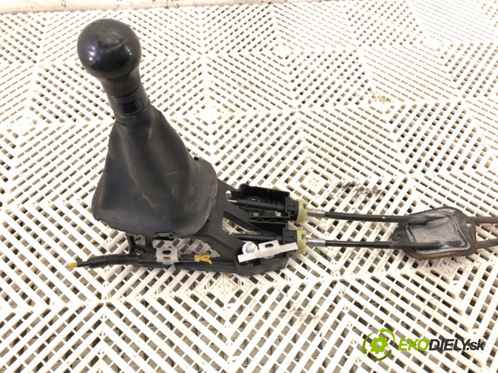 TOYOTA AYGO II liftback 2015 51 kW 1.0 (KGB40) 998 Kulisa 33530-0H030 (Rýchlostná páka (kulisa))