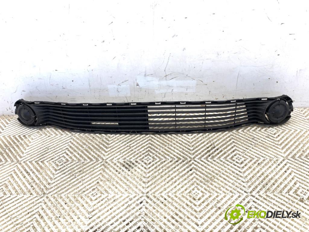 TOYOTA AYGO II liftback 2015 51 kW 1.0 (KGB40) 998 mří nárazníka přední část 162041200100 (Mřížky (masky) chladičů)