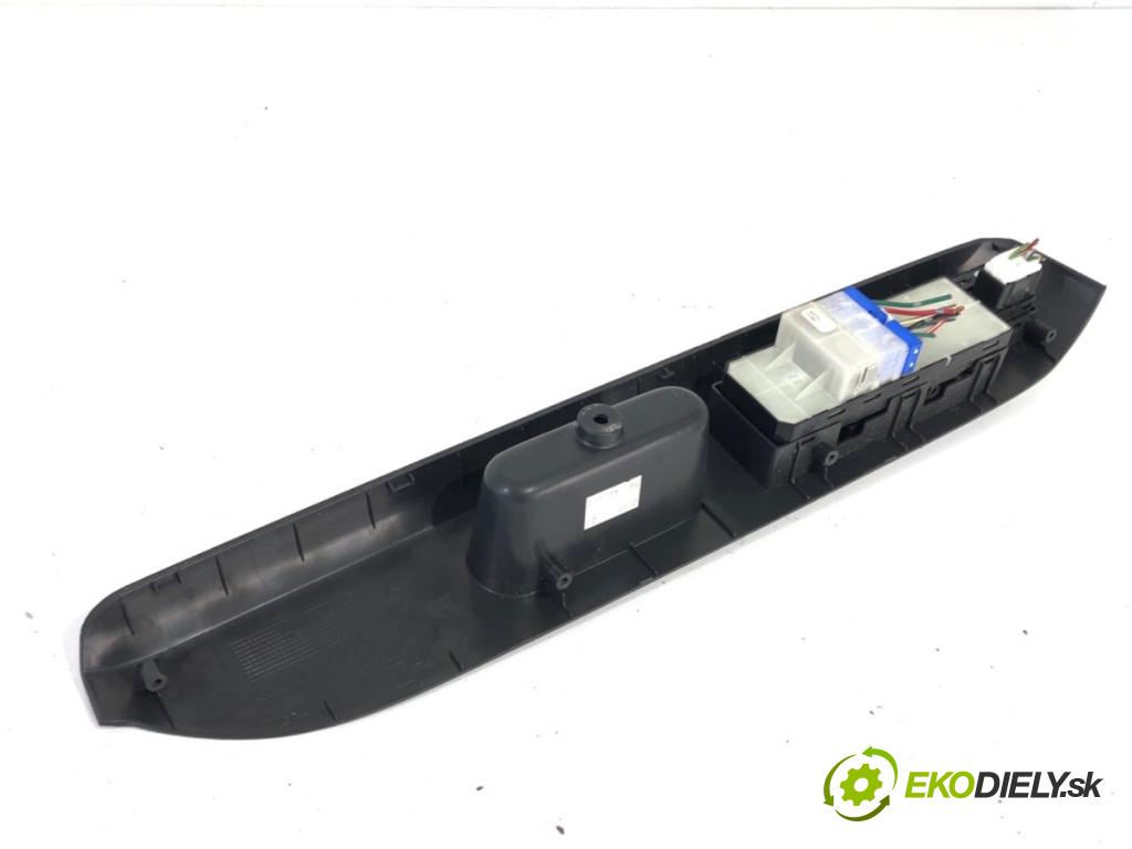 OPEL AGILA liftback 2009 63 kW 1.2 (F68) 1242 Prepínač okien 83722-51K70 (Prepínacie páčky pod volantom)