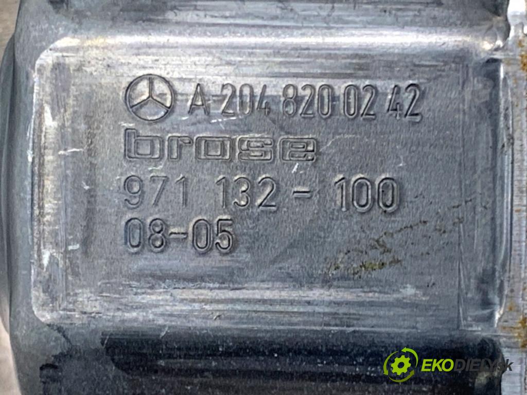 MERCEDES-BENZ S204 Kombi 2008 125 kW C 220 CDI (204.208) 2148 mechanismus okna pravý přední část 2048200242