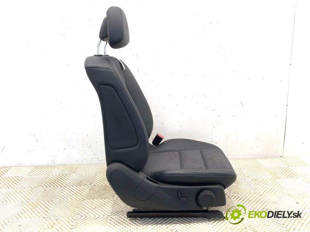 MERCEDES-BENZ S204 Kombi 2008 125 kW C 220 CDI (204.208) 2148 Sedadlo pravy predný