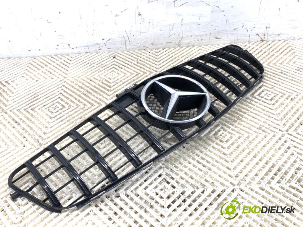 MERCEDES-BENZ S204 Kombi 2008 125 kW C 220 CDI (204.208) 2148 mřížka maska A2078880260 (Mřížky (masky) chladičů)