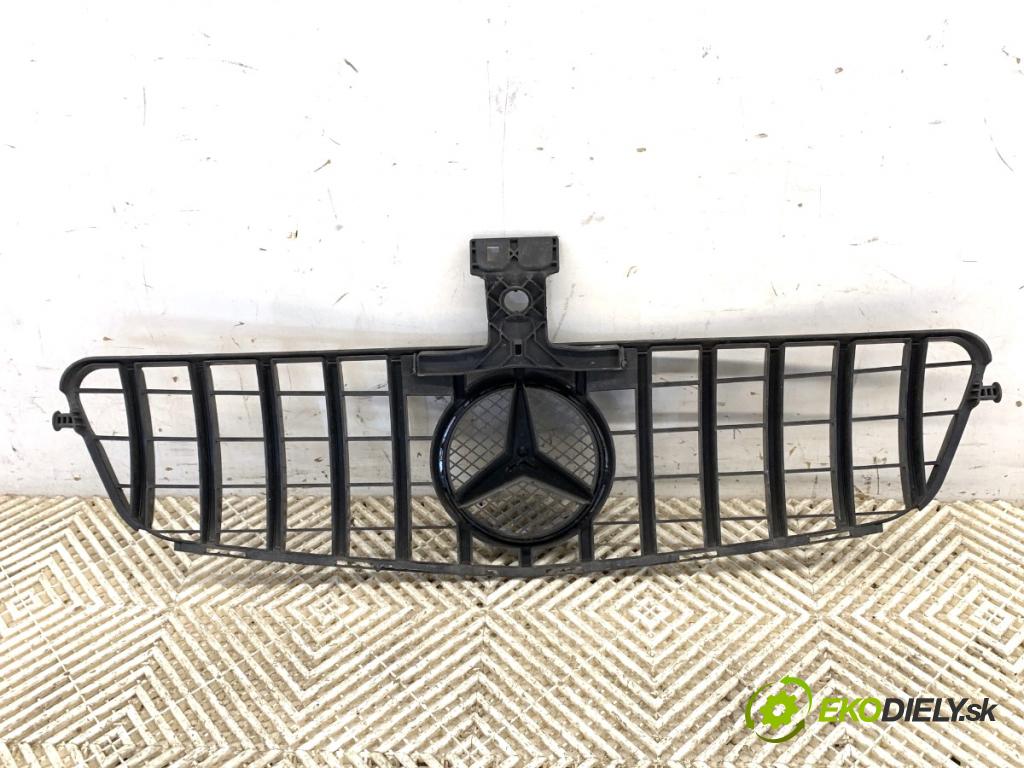 MERCEDES-BENZ S204 Kombi 2008 125 kW C 220 CDI (204.208) 2148 mřížka maska A2078880260 (Mřížky (masky) chladičů)