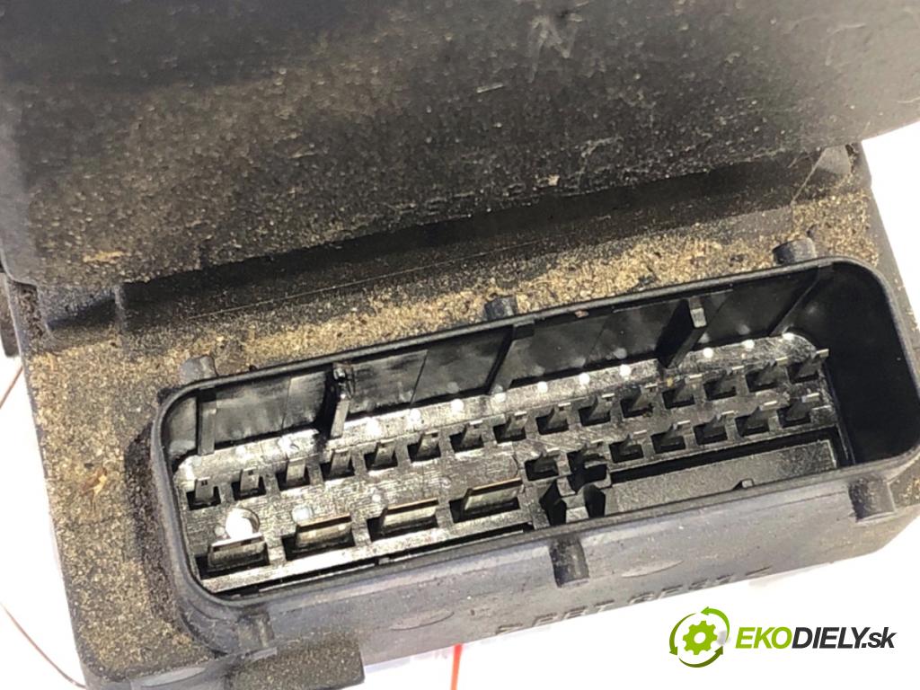 AUDI A6 C5 sedan 1997 121 kW 2.4 quattro 2393 Pumpa ABS 8E0614111A (Pumpa ABS)