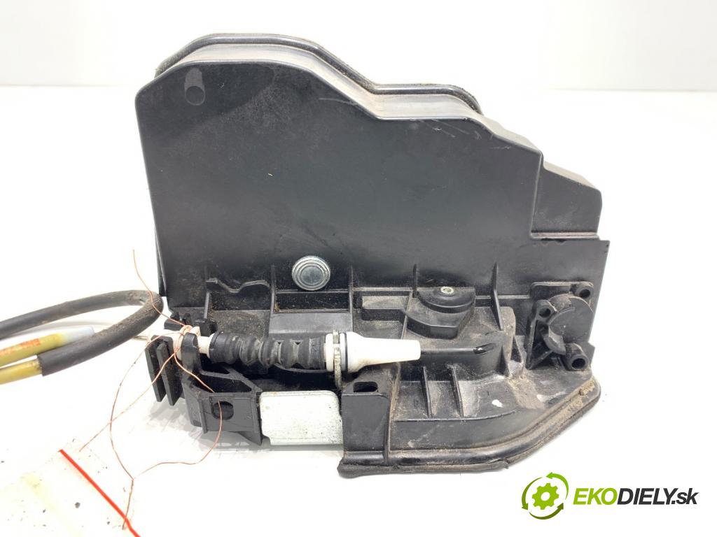 BMW F11 Kombi 2013 135 kW 520 d 1995 zámok dveře levý zadní část 7229459