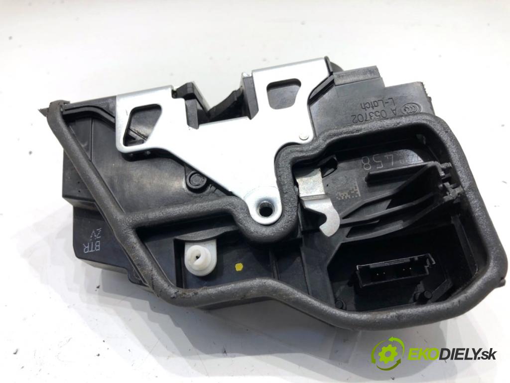 BMW F11 Kombi 2013 135 kW 520 d 1995 zámok dveře pravý přední část 7229458