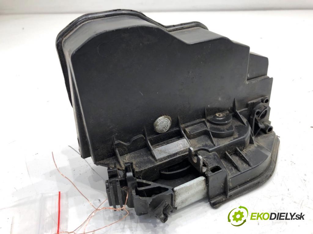 BMW F11 Kombi 2013 135 kW 520 d 1995 zámok dveře levý přední část 7229461