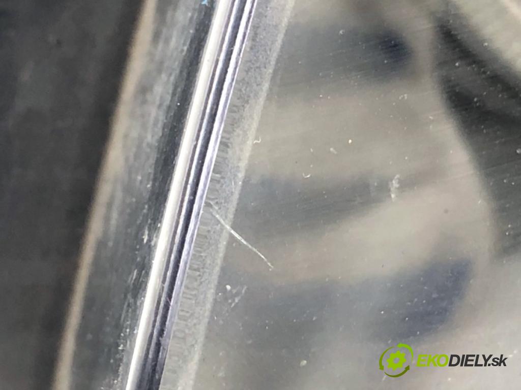 BMW F11 Kombi 2013 135 kW 520 d 1995 Svetlomet ľavy predný XENON 7203245