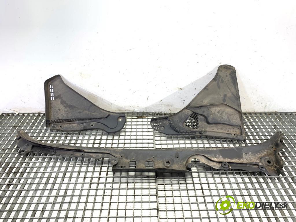 BMW F11 Kombi 2013 135 kW 520 d 1995 torpédo plast pod čelní okno 7203124 (Torpéda)