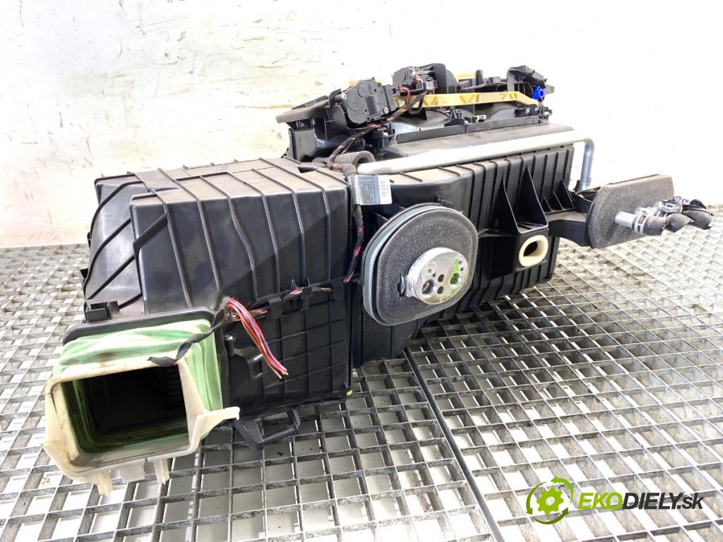 BMW F11 Kombi 2013 135 kW 520 d 1995 Výhrevné teleso, radiátor kúrenia komplet KOMBAJN 9202574 (Radiátor kúrenia)