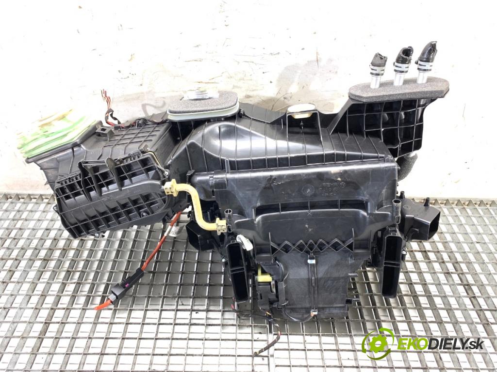BMW F11 Kombi 2013 135 kW 520 d 1995 Výhrevné teleso, radiátor kúrenia komplet KOMBAJN 9202574 (Radiátor kúrenia)