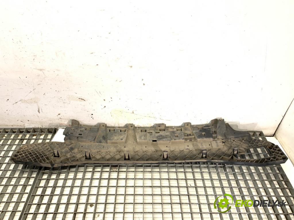 BMW F11 Kombi 2013 135 kW 520 d 1995 úchyt nárazníka zadní část 7299972