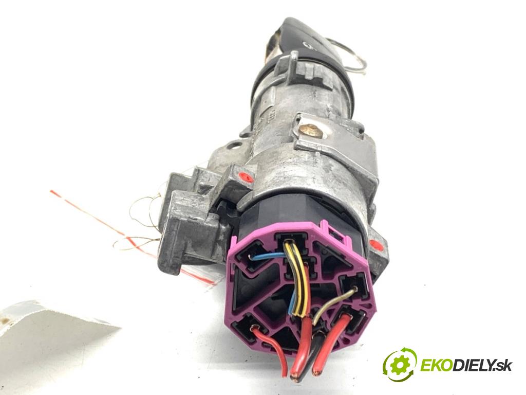 AUDI A4 B6 sedan 2003 110 kW 2.0 FSI 1984 spinačka 4B0905851G (Spínacia skrinka)