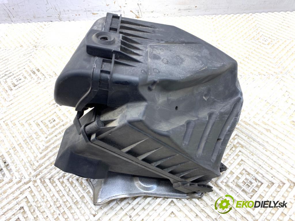 AUDI A4 B6 sedan 2003 110 kW 2.0 FSI 1984 Obal filtra vzduchu 06B133835BD (Obal vzduchového filtra)