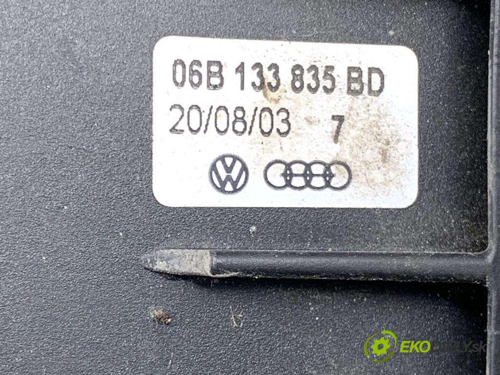 AUDI A4 B6 sedan 2003 110 kW 2.0 FSI 1984 Obal filtra vzduchu 06B133835BD (Obal vzduchového filtra)