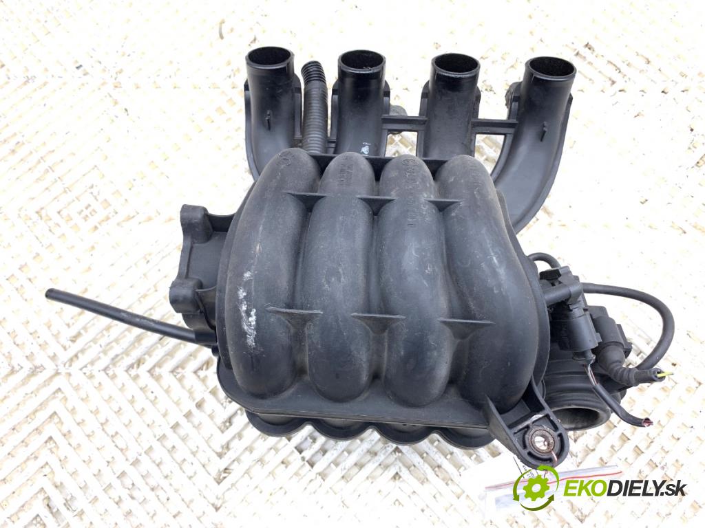 AUDI A4 B6 sedan 2003 110 kW 2.0 FSI 1984 Potrubie sacie, sanie 06D133210D (Sacie potrubie)