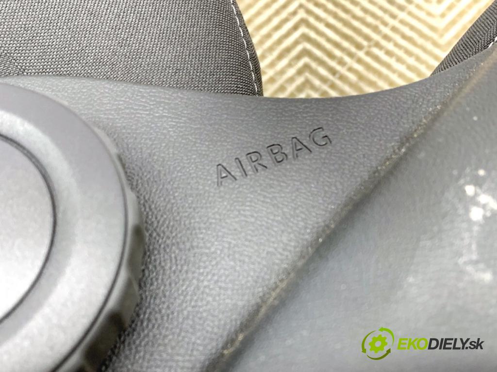 VW GOLF VIII liftback 2022 96 kW 1.5 TSI 1495 Sedadlo pravy predný