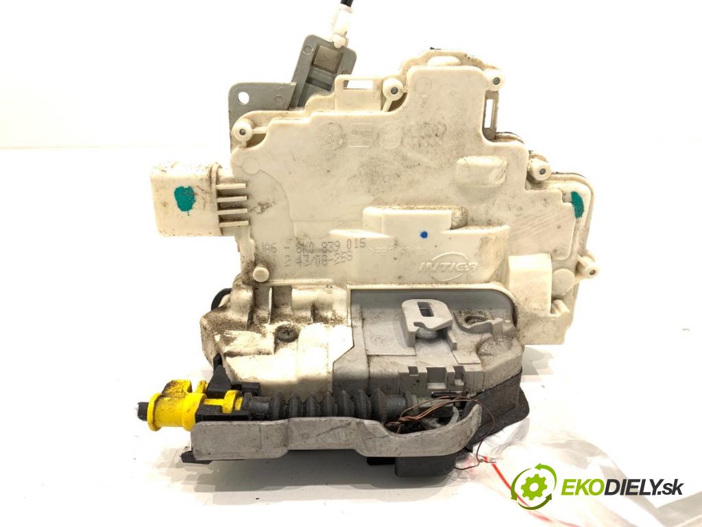 AUDI A4 B8 Kombi 2009 118 kW 1.8 TFSI 1798 zámok dveře levý zadní část 8K0839015