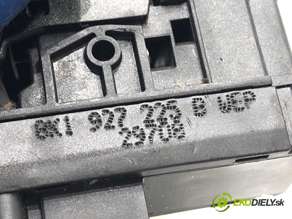 AUDI A4 B8 Kombi 2009 118 kW 1.8 TFSI 1798 Spínač brzdy ručnej brzdy 8K1927225B (Prepínacie páčky pod volantom)