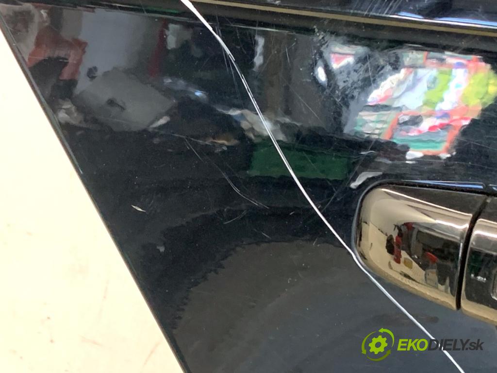 AUDI A4 B8 Kombi 2009 118 kW 1.8 TFSI 1798 dveře pravý zadní část