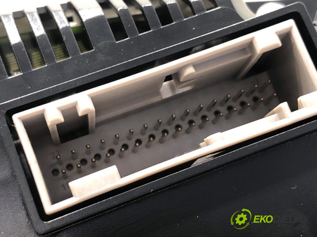 AUDI A4 B8 Kombi 2009 118 kW 1.8 TFSI 1798 Prístrojovka 5550016205 (Prístrojová doska)