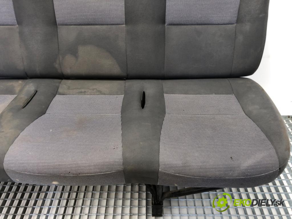 PEUGEOT BOXER II Skrzynia 2012 96 kW 2.2 HDi 130 2198 Sedadlo druhý rad ŠTYRI: