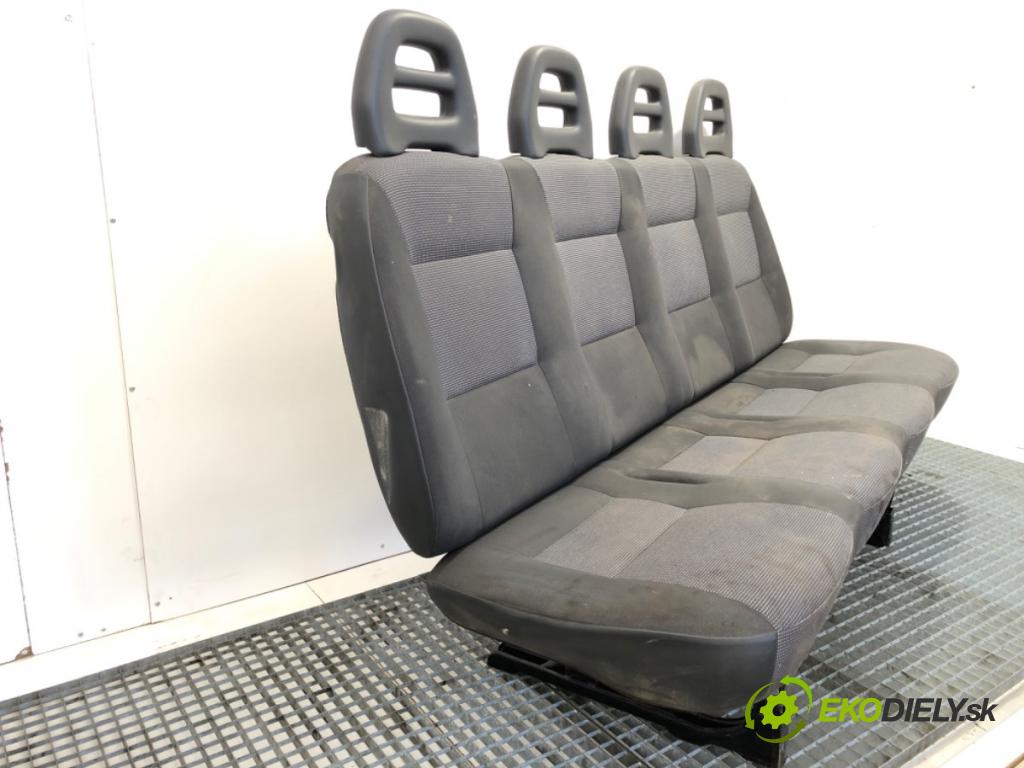 PEUGEOT BOXER II Skrzynia 2012 96 kW 2.2 HDi 130 2198 Sedadlo druhý rad ŠTYRI: