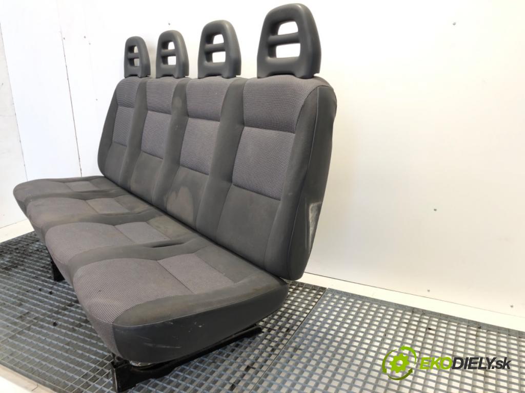 PEUGEOT BOXER II Skrzynia 2012 96 kW 2.2 HDi 130 2198 Sedadlo druhý rad ŠTYRI: