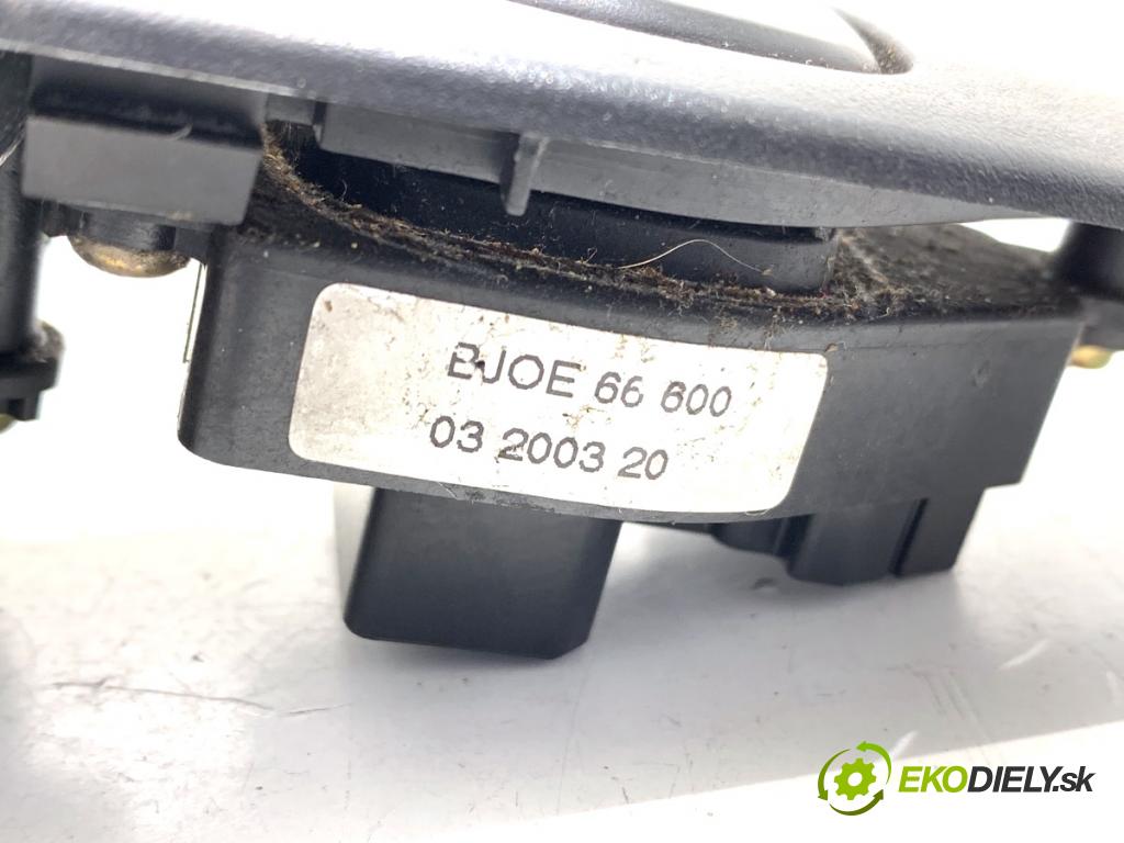 MAZDA 3 liftback 2004 80 kW 1.6 DI Turbo 1560 přepínač oken BP4L66350 (Ovládaní topení a přepínače)