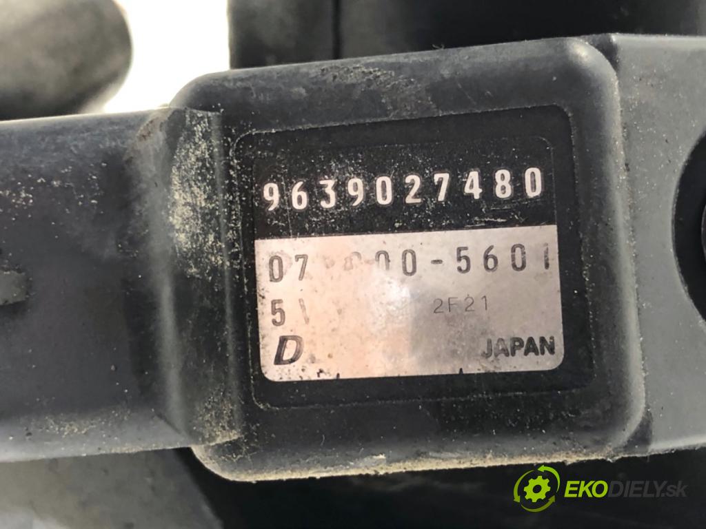 MAZDA 3 liftback 2004 80 kW 1.6 DI Turbo 1560 Škrtiaca klapka 9643836980 (Škrtiaca klapka)