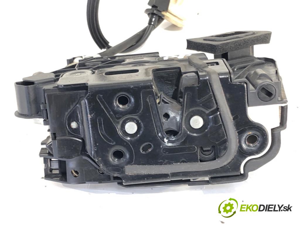 VW GOLF VI liftback 2012 66 kW 1.6 TDI 1598 zámok dveře pravý přední část 5K1837016D