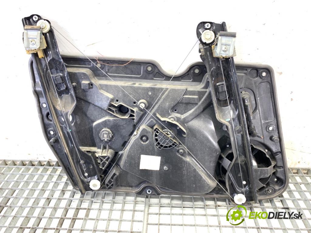 VW GOLF VI liftback 2012 66 kW 1.6 TDI 1598 mechanismus okna pravý přední část 5K0959702B 5K0959792