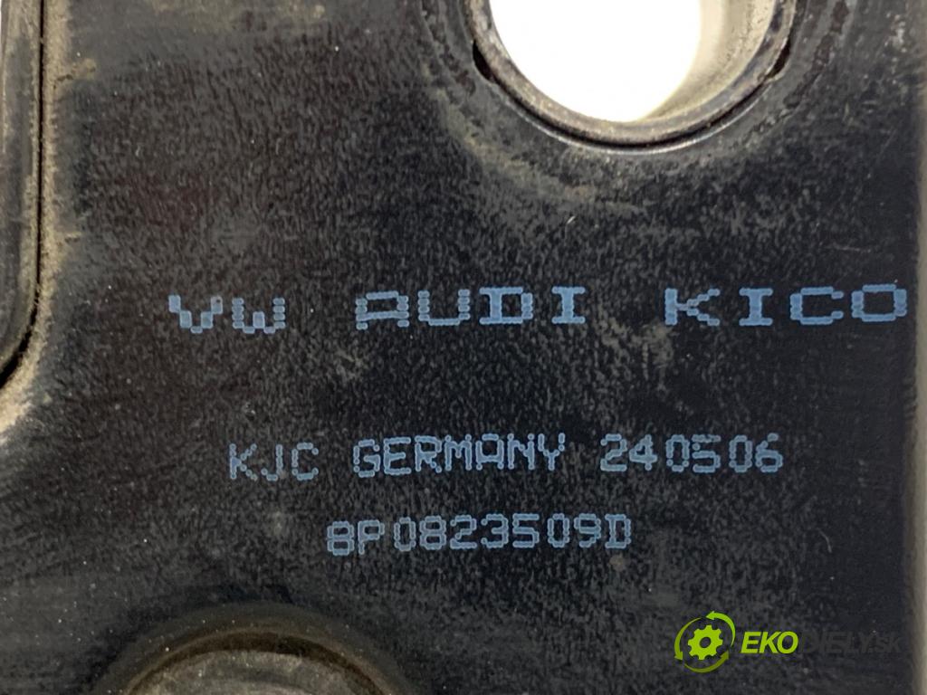 AUDI A3 8P liftback 2004 103 kW 2.0 TDI 1968 zámok kapoty přední část 8P0823509D