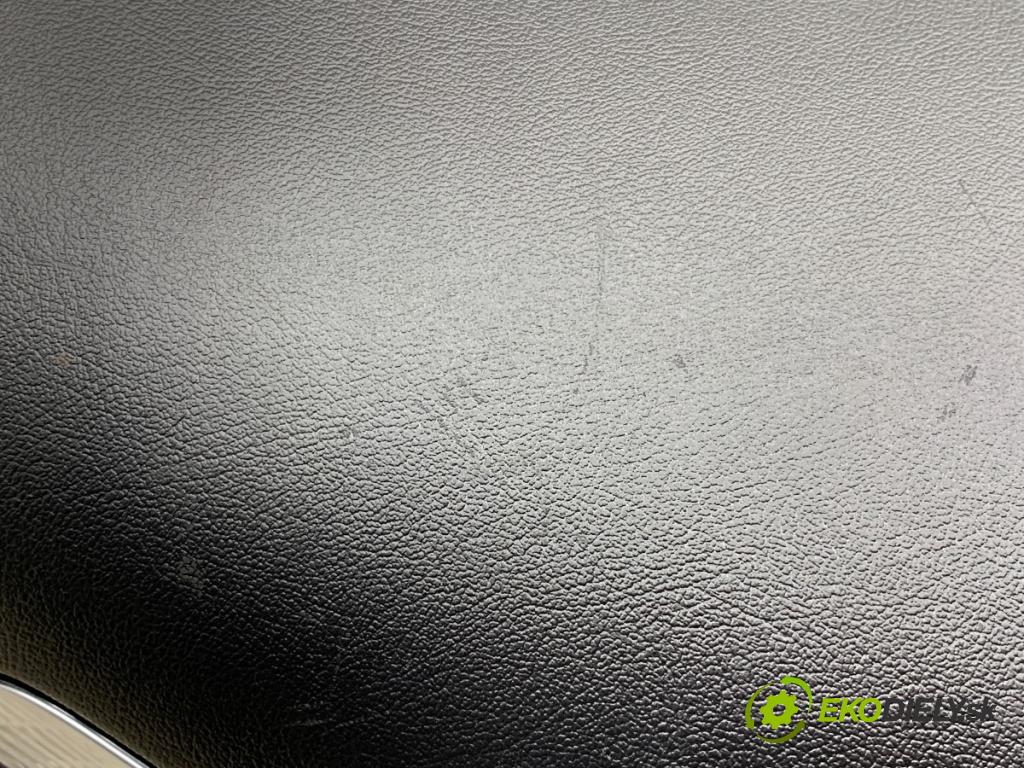 AUDI A3 8P liftback 2004 103 kW 2.0 TDI 1968 Priehradka, kastlík spolujazdca 8P1857035B (Priehradka (kastlík))