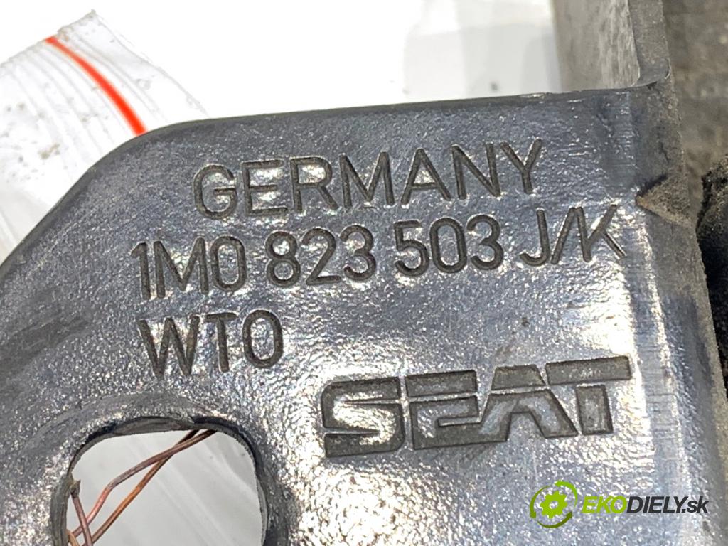 SEAT LEON I liftback 2000 132 kW 1.8 20V T 1781 zámok kapoty přední část 1M0823503J