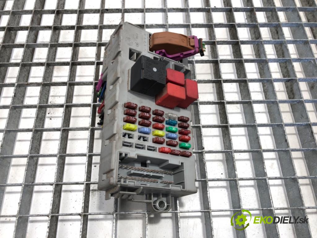 FIAT DUCATO III Autobus 2009 115 kW 160 Multijet 3,0 D 2999 skříňka poistková 1361296080 (Pojistkové skříňky)