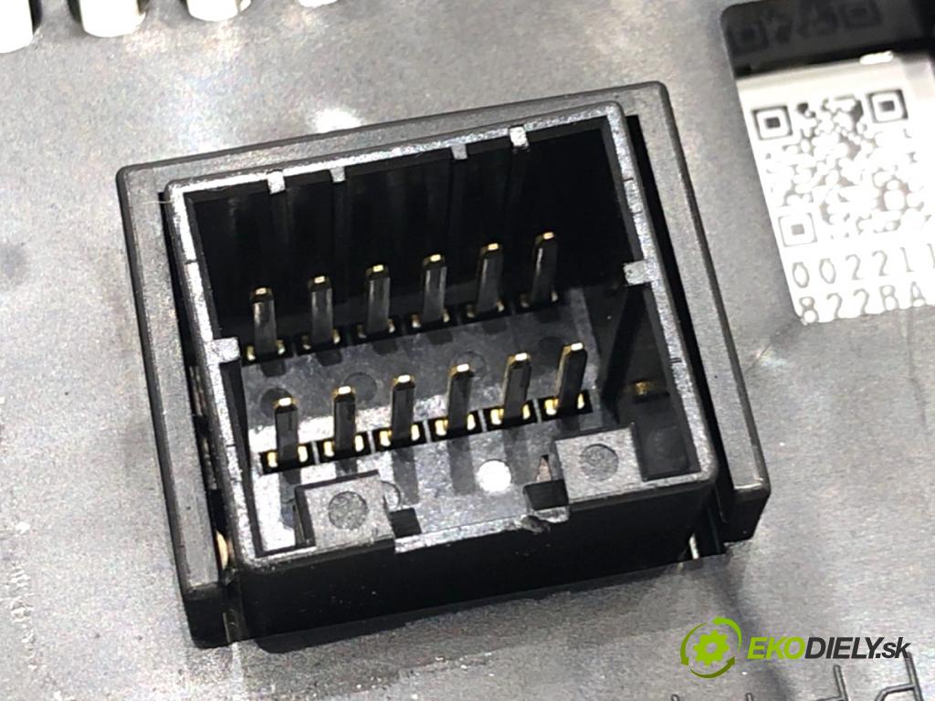 SUBARU IMPREZA III WRX sedan 2015 221 kW 2.0 AWD 1998 Dislpej 85261VA011 (Prístrojová doska)