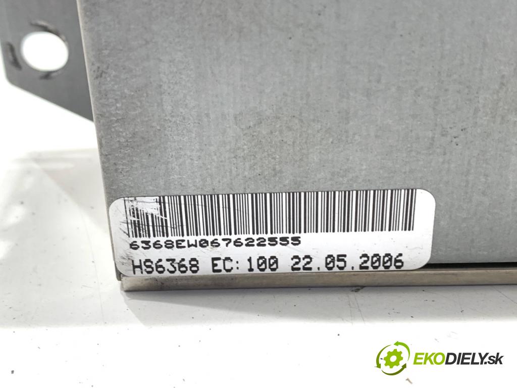 AUDI A4 B7 Kombi 2006 103 kW 2.0 TDI 1968 Zosilňovač 8E9035223D (Zosilňovač)