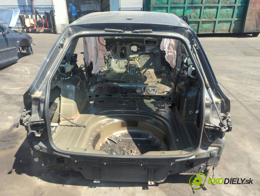 VW GOLF VIII liftback 2022 96 kW 1.5 TSI 1495 KAROSERIA ČTVRŤÁK blatník zadní část levý pravý práh střecha PODŁUŻNICA levý pravý
