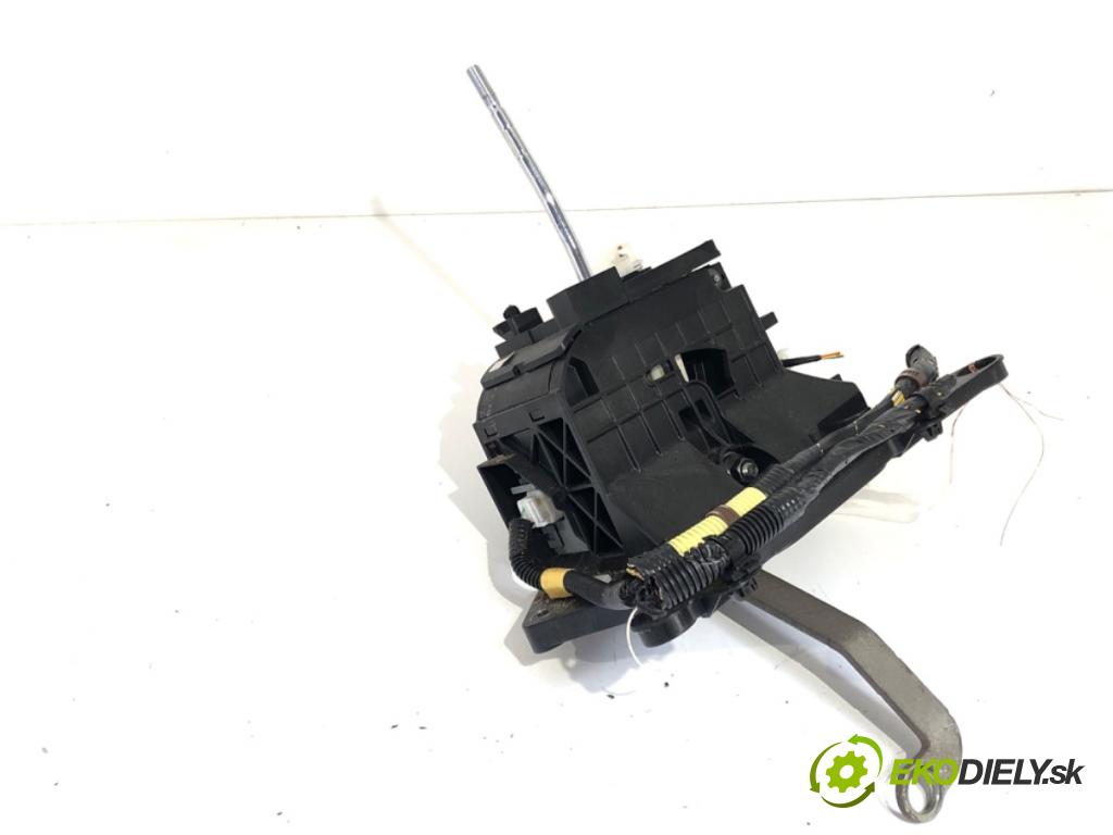 LEXUS GS sedan 2006 218 kW 450h (GRS191_, GWS191_) 3456 kulisa  (Řadicí páka (kulisa) )