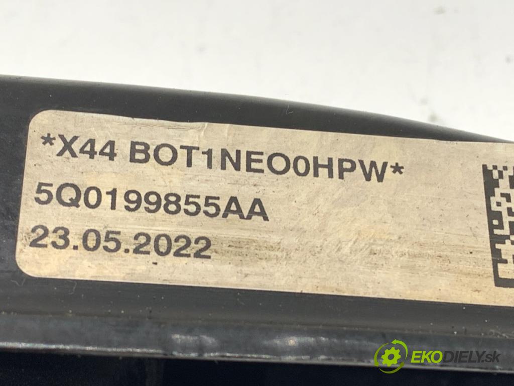 VW GOLF VIII liftback 2022 96 kW 1.5 TSI 1495 Držiak prevodovky 5Q0199855AA