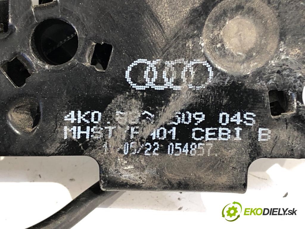 VW GOLF VIII liftback 2022 96 kW 1.5 TSI 1495 zámok kapoty přední část 4K0823509