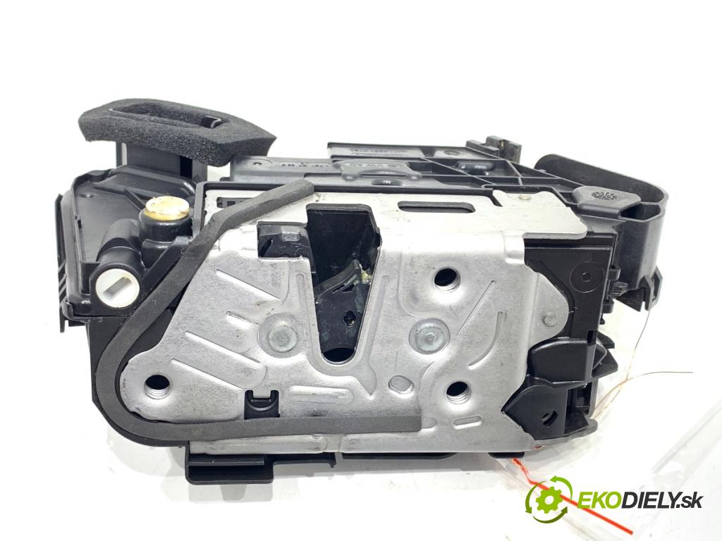 VW GOLF VIII liftback 2022 96 kW 1.5 TSI 1495 zámok dveře levý zadní část 5TA839015Q