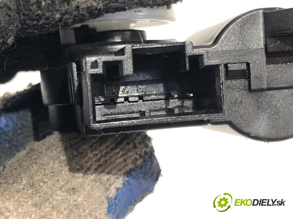VW GOLF VIII liftback 2022 96 kW 1.5 TSI 1495 motor topení 2Q0907511D