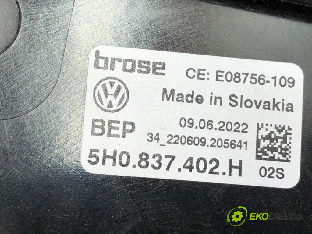 VW GOLF VIII liftback 2022 96 kW 1.5 TSI 1495 mechanismus okna pravý přední část 5H0837402H