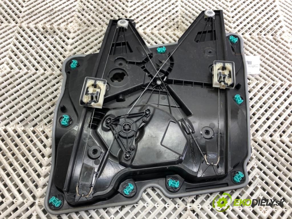 VW GOLF VIII liftback 2022 96 kW 1.5 TSI 1495 mechanismus okna levý přední část 5H0837401H