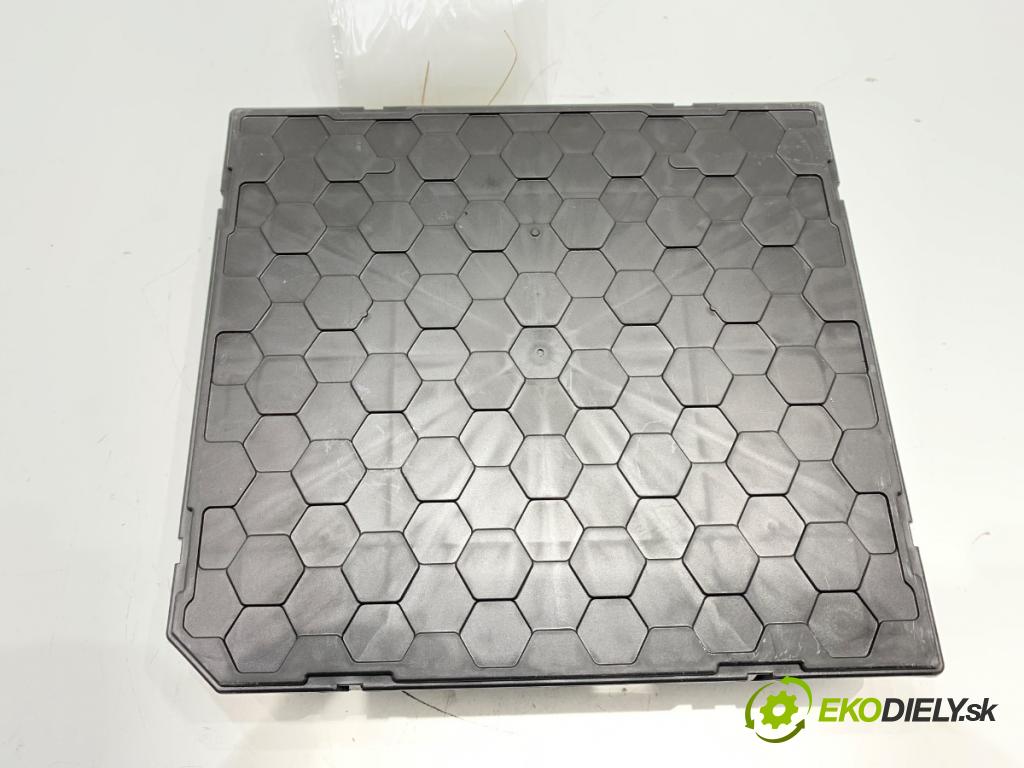 VW GOLF VIII liftback 2022 96 kW 1.5 TSI 1495 Modul komfortu 5WA937086AE (Modul komfortu)