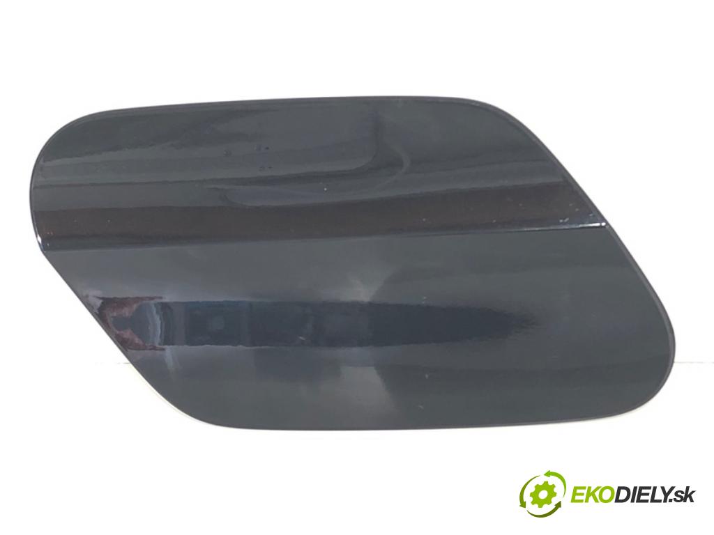 VW GOLF VIII liftback 2022 96 kW 1.5 TSI 1495 Dvierka nádrže paliva 5H0809909 (Kľučka dverí ostatné)