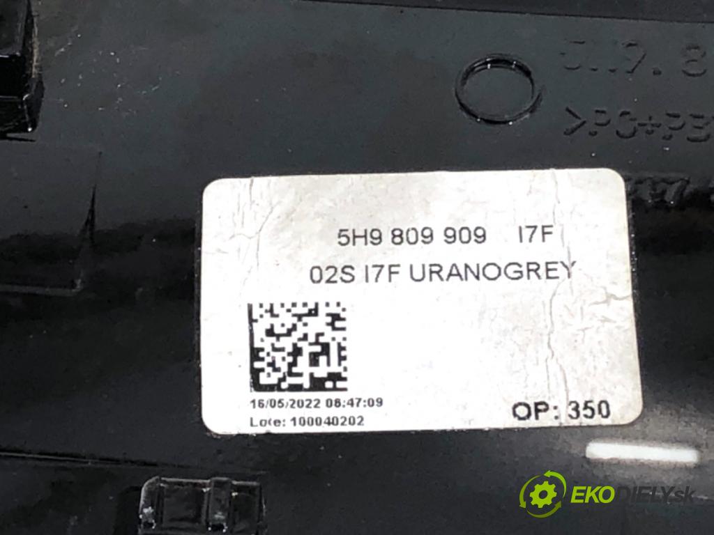 VW GOLF VIII liftback 2022 96 kW 1.5 TSI 1495 Dvierka nádrže paliva 5H0809909 (Kľučka dverí ostatné)
